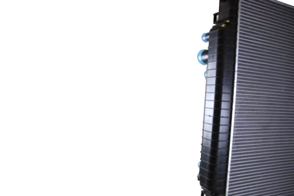 2004 2002 RK802 4WD 6.8L 2000 Radiator 1999 Super 2003 RWD AutoShack F-350 7.3L 2000-2005 for 2001 V8 Replacement Duty Super Duty Excursion F-250